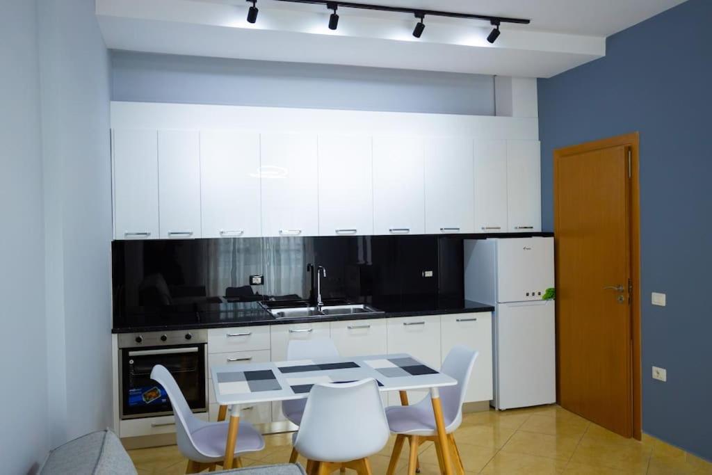 Apartment In Vlore Kejvi Vlorë Exterior foto